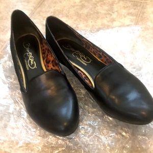 Naturalizer- cushioned insole leather flat